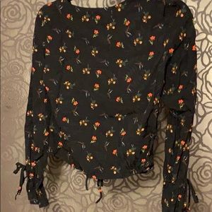 Urban Outfitters Top (Size: XS)